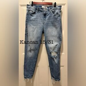 Kancan distressed jeans preowned. Very comfort and cute! Some stretch.